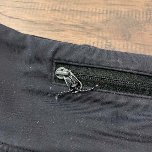 Lululemon Speed Up Short Black 2.5 inch (size 4) - Picture 5 of 7